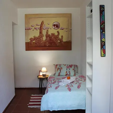 5th Element House Caparica Vandrarhem