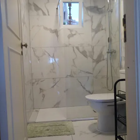 5th Element House Caparica Vandrarhem *