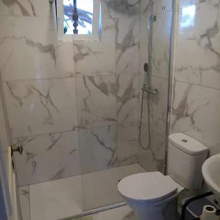 Vandrarhem 5th Element House Caparica