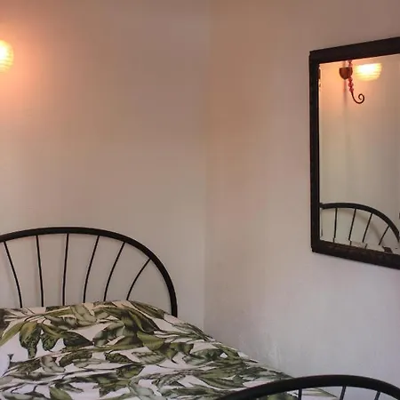 5th Element House Caparica Hostel