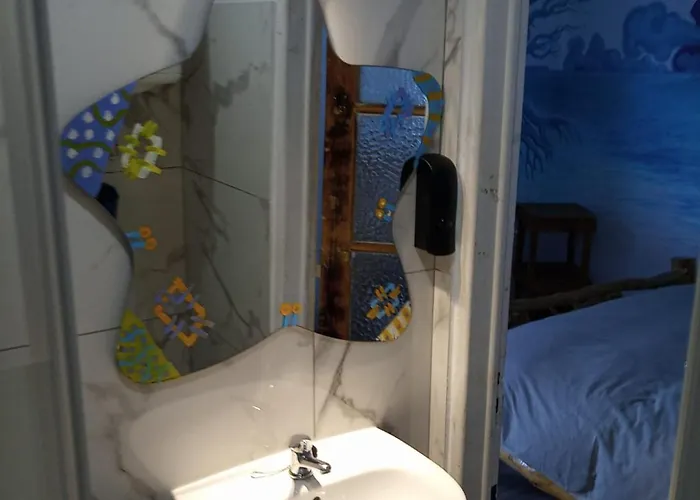 Hostel 5th Element House Caparica *